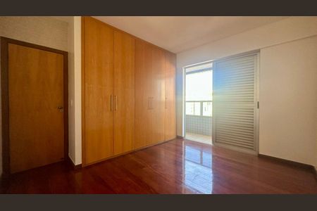 Apartamento para alugar com 140m², 4 quartos e 2 vagasSuíte