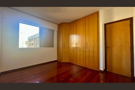 Apartamento para alugar com 140m², 4 quartos e 2 vagasQuarto 2