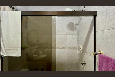 Apartamento à venda com 77m², 2 quartos e 2 vagasBanheiro da Suíte