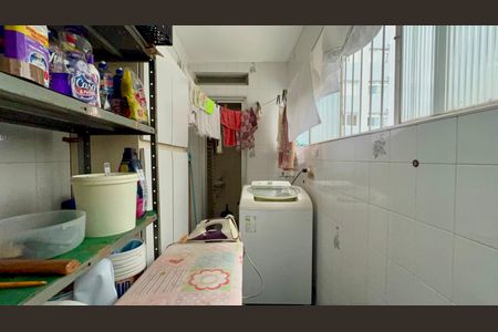 Apartamento à venda com 77m², 2 quartos e 2 vagasÁrea de Serviço