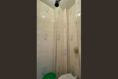 Apartamento à venda com 77m², 2 quartos e 2 vagasBanheiro de serviço