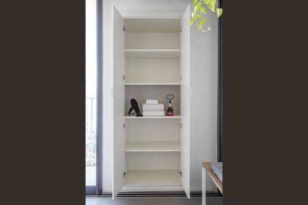 Studio para alugar com 30m², 1 quarto e sem vaga Studio para alugar com 30m², 1 quarto e sem vagaBanheiro