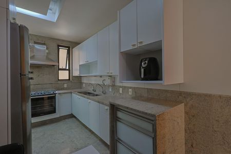 Apartamento à venda com 237m², 2 quartos e 3 vagasCozinha