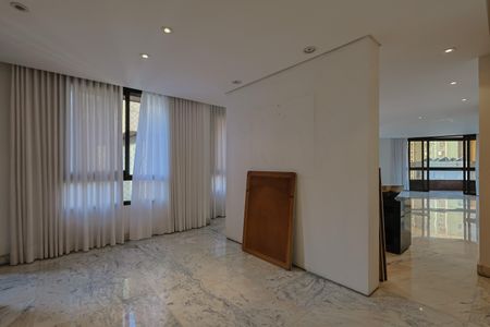 Apartamento à venda com 237m², 2 quartos e 3 vagasSala 2