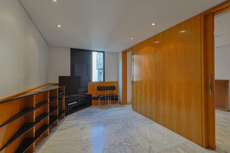 Apartamento à venda com 237m², 2 quartos e 3 vagasSala 2