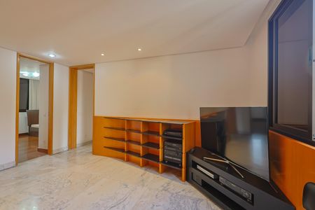 Apartamento à venda com 237m², 2 quartos e 3 vagasSala 2