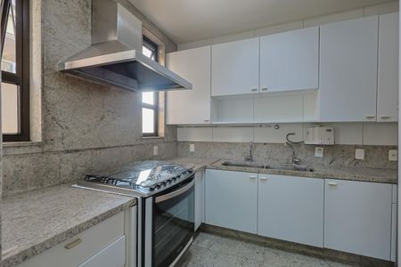 Apartamento à venda com 237m², 2 quartos e 3 vagasCozinha