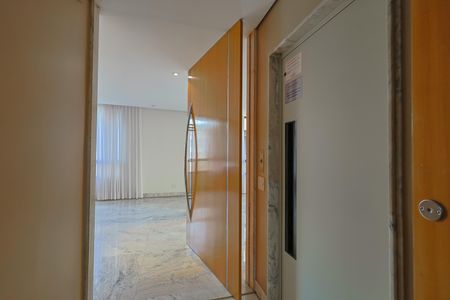 Apartamento à venda com 237m², 2 quartos e 3 vagasSala