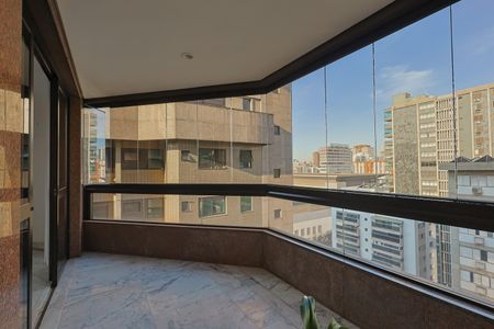 Apartamento à venda com 237m², 2 quartos e 3 vagasVaranda