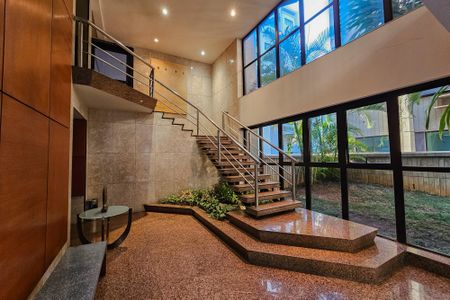 Apartamento à venda com 237m², 2 quartos e 3 vagasHall social