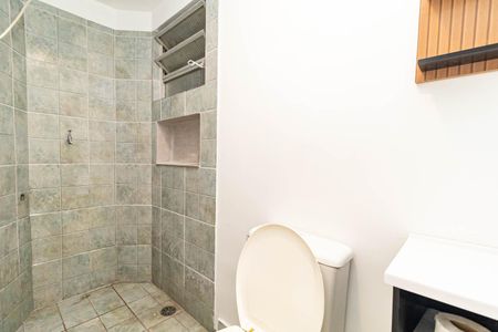 Banheiro Social de apartamento à venda com 1 quarto, 36m² em Bela Vista, São Paulo