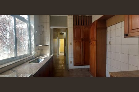 Casa para alugar com 480m², 6 quartos e 3 vagasCozinha