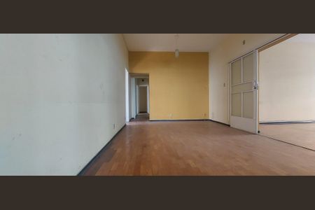 Casa para alugar com 480m², 6 quartos e 3 vagasSala