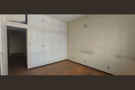 Casa para alugar com 480m², 6 quartos e 3 vagasQuarto