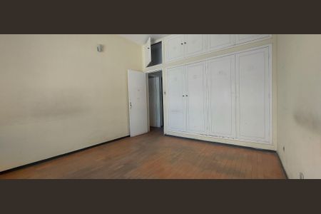 Casa para alugar com 480m², 6 quartos e 3 vagasQuarto