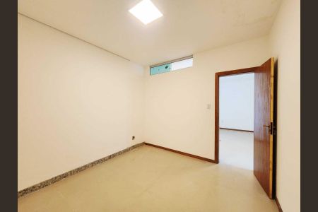 Quarto 2 de apartamento para alugar com 2 quartos, 60m² em Novo Riacho, Contagem