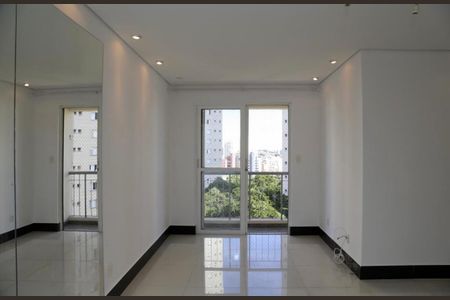 Sala de apartamento à venda com 3 quartos, 68m² em Jardim Londrina, São Paulo