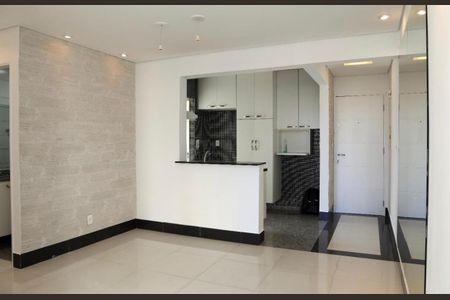 Sala de apartamento à venda com 3 quartos, 68m² em Jardim Londrina, São Paulo