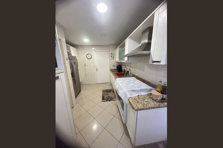 Apartamento à venda com 180m², 3 quartos e 3 vagasCozinha