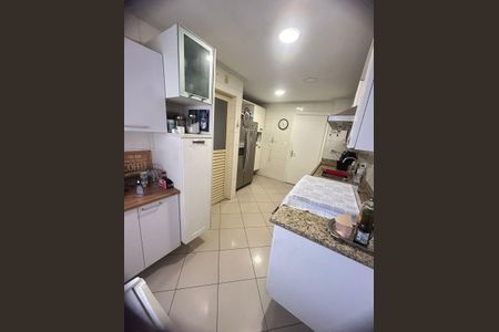 Apartamento à venda com 180m², 3 quartos e 3 vagasCozinha