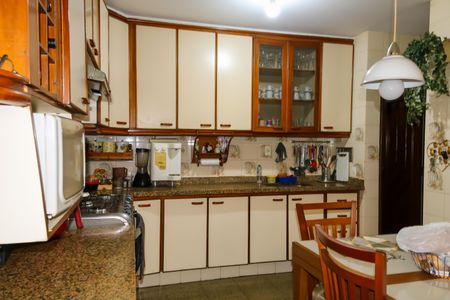 Casa de condomínio à venda com 295m², 3 quartos e 1 vaga Casa de condomínio à venda com 295m², 3 quartos e 1 vagaCozinha