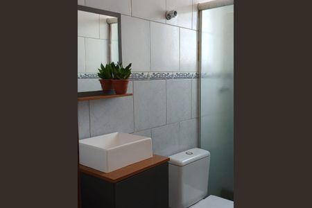 Casa de condomínio à venda com 63m², 3 quartos e 2 vagasBanheiro da Suíte