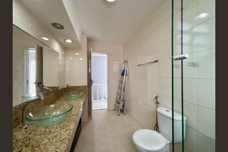 Apartamento à venda com 178m², 3 quartos e 1 vagaBanheiro social 1