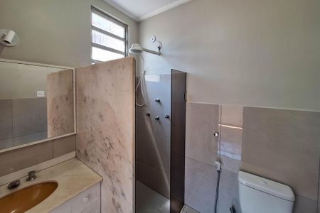 Apartamento à venda com 130m², 3 quartos e 2 vagasBanheiro da Suíte 1