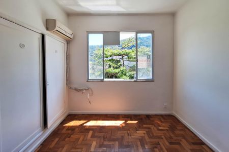 Apartamento à venda com 130m², 3 quartos e 2 vagasSuíte 1