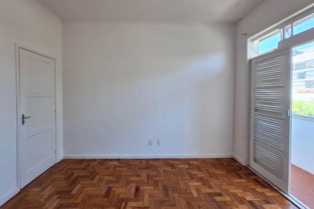 Apartamento à venda com 130m², 3 quartos e 2 vagasQuarto 2