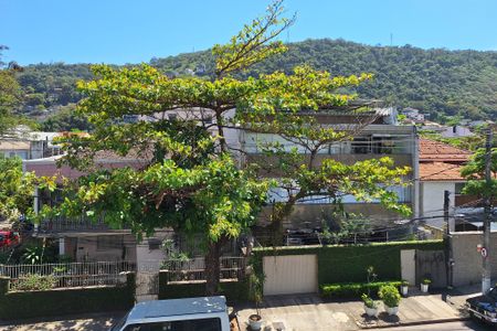 Apartamento à venda com 130m², 3 quartos e 2 vagasVista da Suíte 1