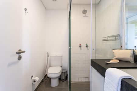Studio para alugar com 28m², 1 quarto e sem vaga Studio para alugar com 28m², 1 quarto e sem vagaBanheiro