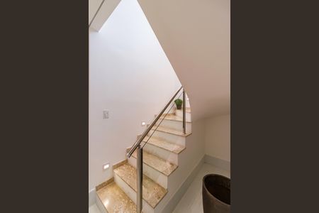 Casa à venda com 160m², 3 quartos e 2 vagas