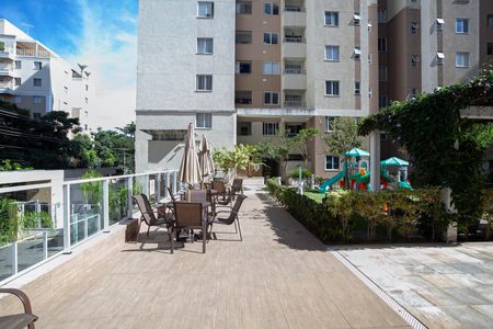 Apartamento para alugar com 65m², 3 quartos e 2 vagasÁrea comum - Piscina