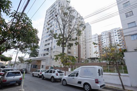 Apartamento para alugar com 65m², 3 quartos e 2 vagasFachada