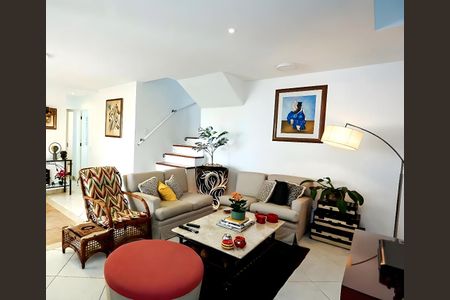 Apartamento para alugar com 226m², 3 quartos e 5 vagasSala