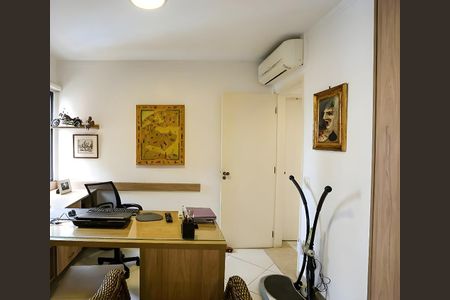 Apartamento para alugar com 226m², 3 quartos e 5 vagasQuarto