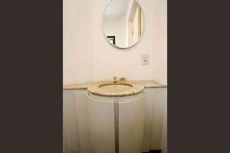 Apartamento para alugar com 226m², 3 quartos e 5 vagasLavabo