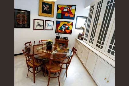 Apartamento para alugar com 226m², 3 quartos e 5 vagasSala