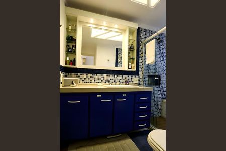 Apartamento para alugar com 226m², 3 quartos e 5 vagasBanheiro da Suíte 1