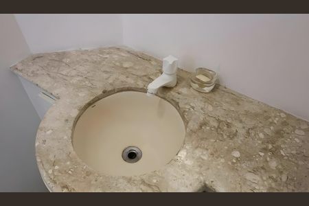 Apartamento para alugar com 226m², 3 quartos e 5 vagasLavabo