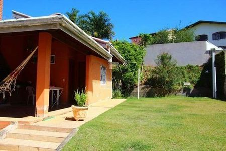 Casa de condomínio à venda com 255m², 3 quartos e 4 vagas