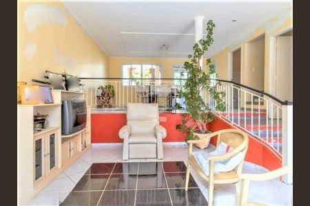 Casa de condomínio à venda com 255m², 3 quartos e 4 vagas