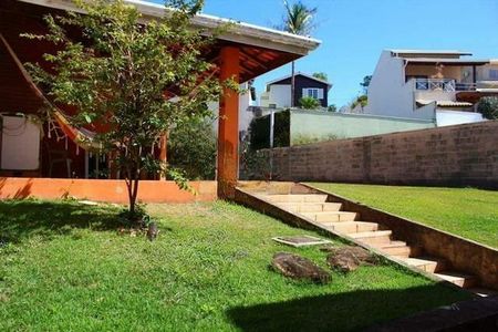 Casa de condomínio à venda com 255m², 3 quartos e 4 vagas