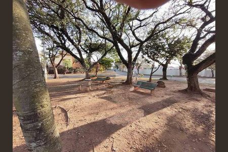 Casa de condomínio à venda com 255m², 3 quartos e 4 vagas