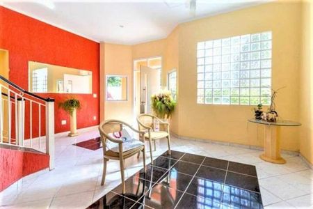 Casa de condomínio à venda com 255m², 3 quartos e 4 vagas