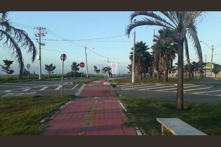 Casa de condomínio à venda com 255m², 3 quartos e 4 vagas