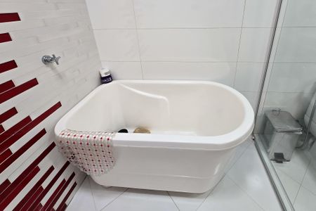 Apartamento à venda com 120m², 2 quartos e 2 vagas Apartamento à venda com 120m², 2 quartos e 2 vagasBanheiro da Suíte