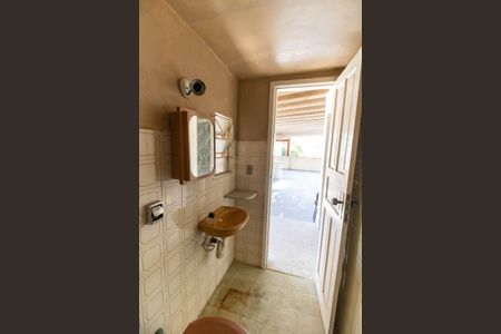 Casa à venda com 300m², 3 quartos e 2 vagasBanheiro