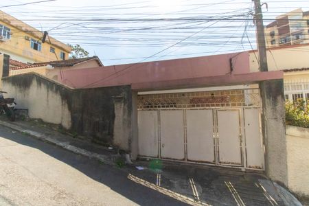 Casa à venda com 300m², 3 quartos e 2 vagasFachada